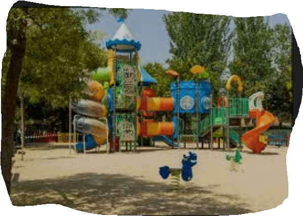 El tobogán del poder: lo que un parque cualquiera revela sobre nuestra sociedad